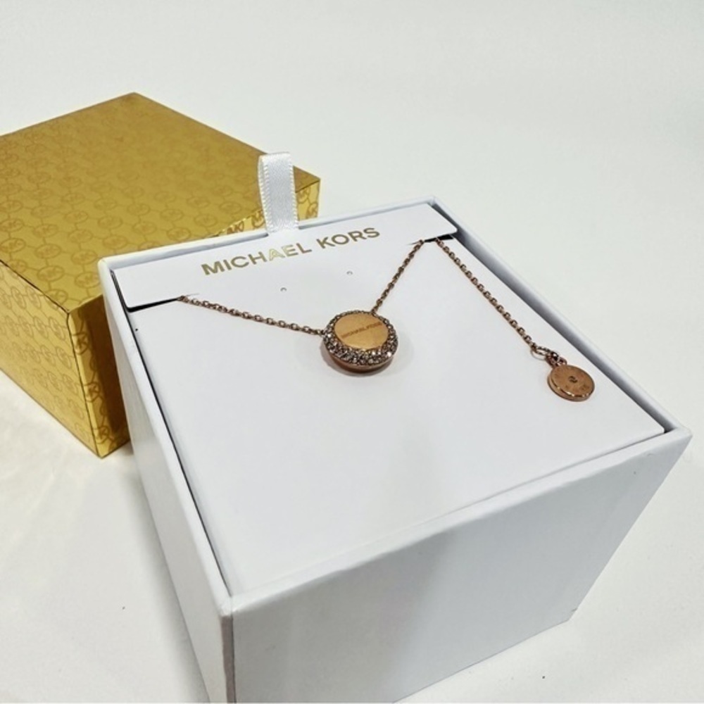 NEW Michael Kors Crystals Paved Disc Medallion Necklace Rose Gold - Picture 6 of 9
